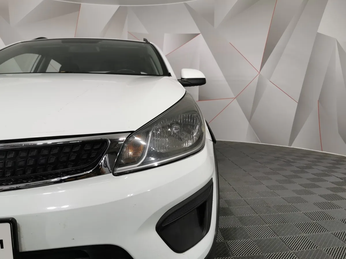 Kia Rio X-Line 1.6 AT (123 л.с.) Comfort Белый в АВИЛОН. Слайд №10