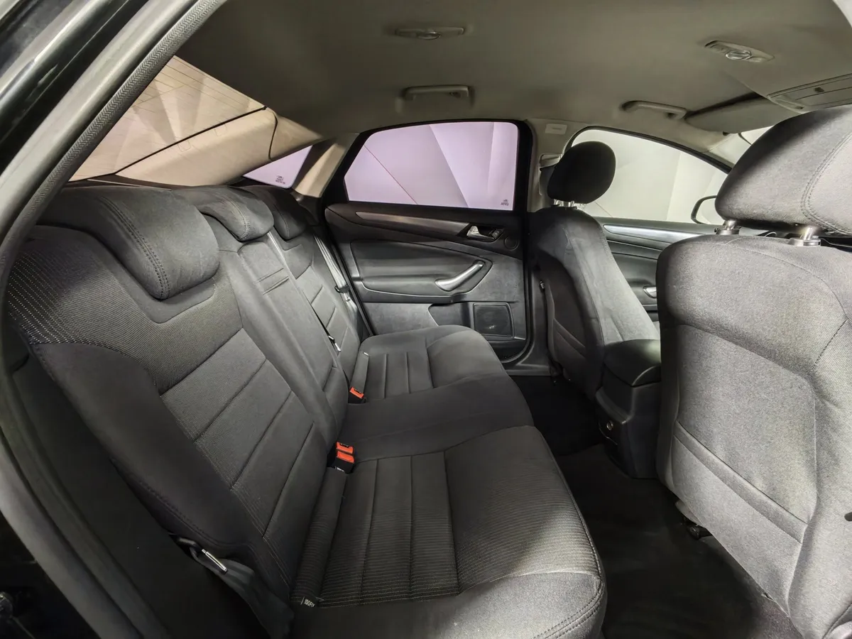 Ford Mondeo 2.0 EcoBoost PowerShift (200 л.с.) Titanium Черный в АВИЛОН. Слайд №15