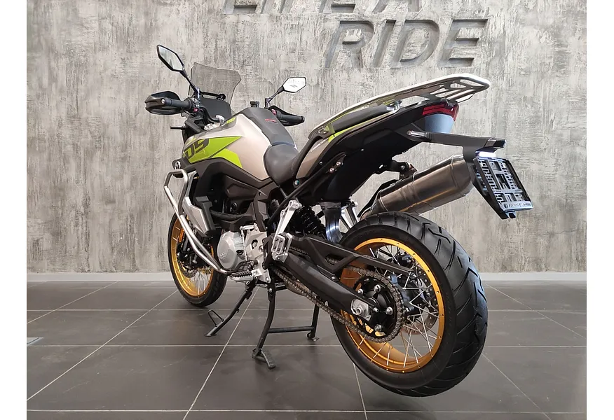 LIVE. Слайд №5