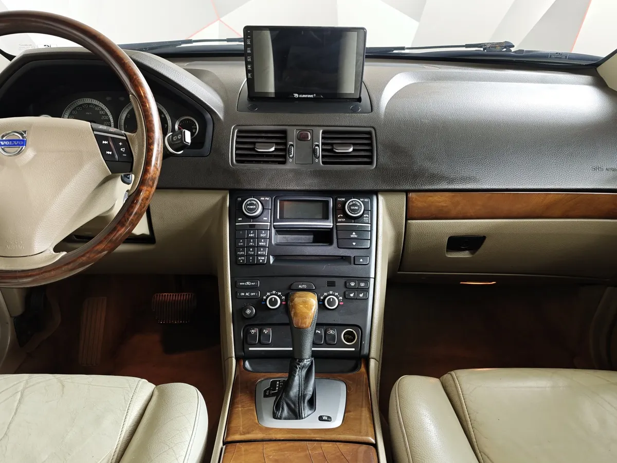 Volvo XC90 2.5 T5 Geartronic AWD (5 мест) (210 л.с.) Коричневый в АВИЛОН. Слайд №14