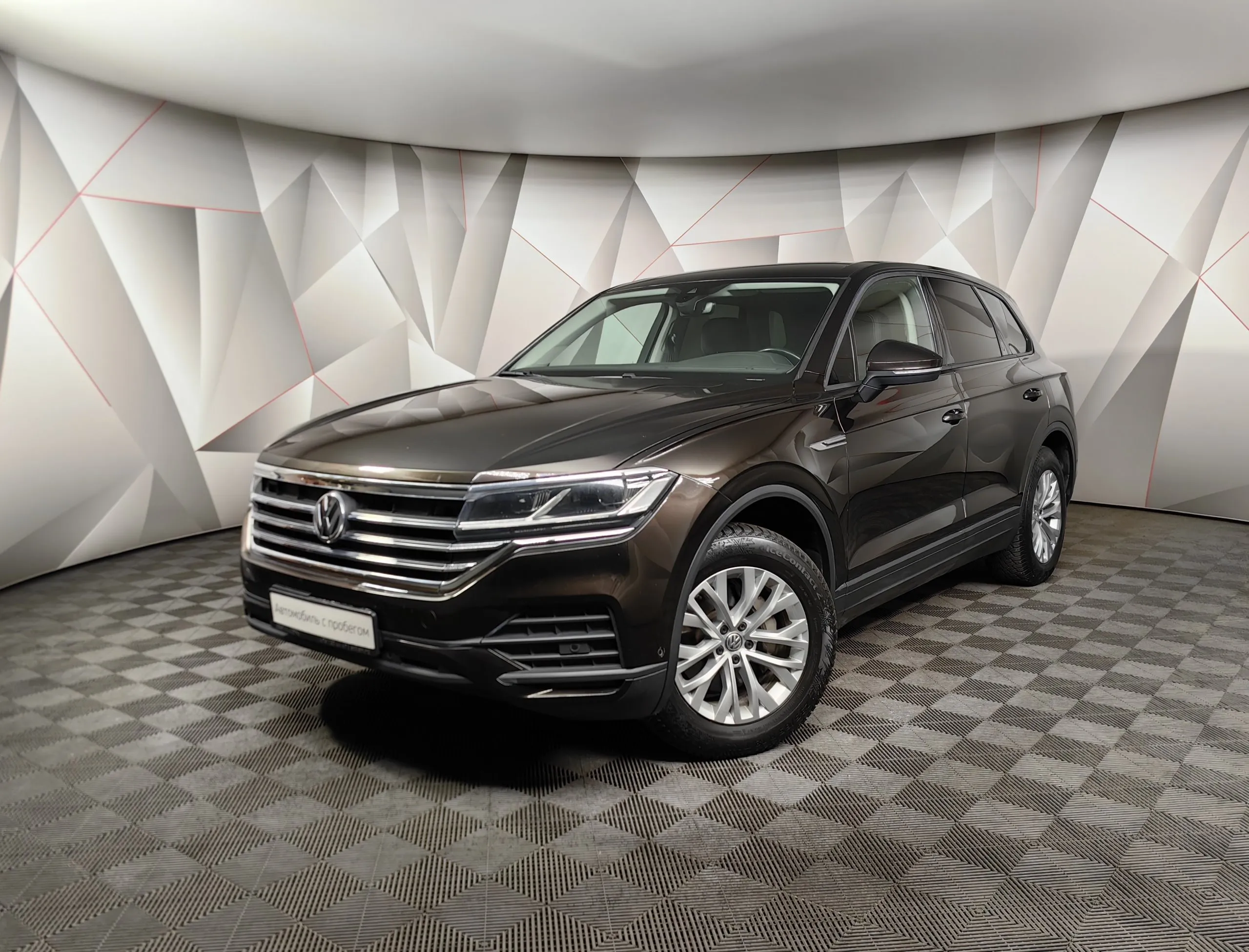 Volkswagen Touareg 2.0 TSI Tiptronic 4Motion (249 л.с.) Business Коричневый  в Москве № ТИ-UY39474. Купить Volkswagen Touareg III Автомат Бензиновый с  пробегом 115823 км. Цена 4600000