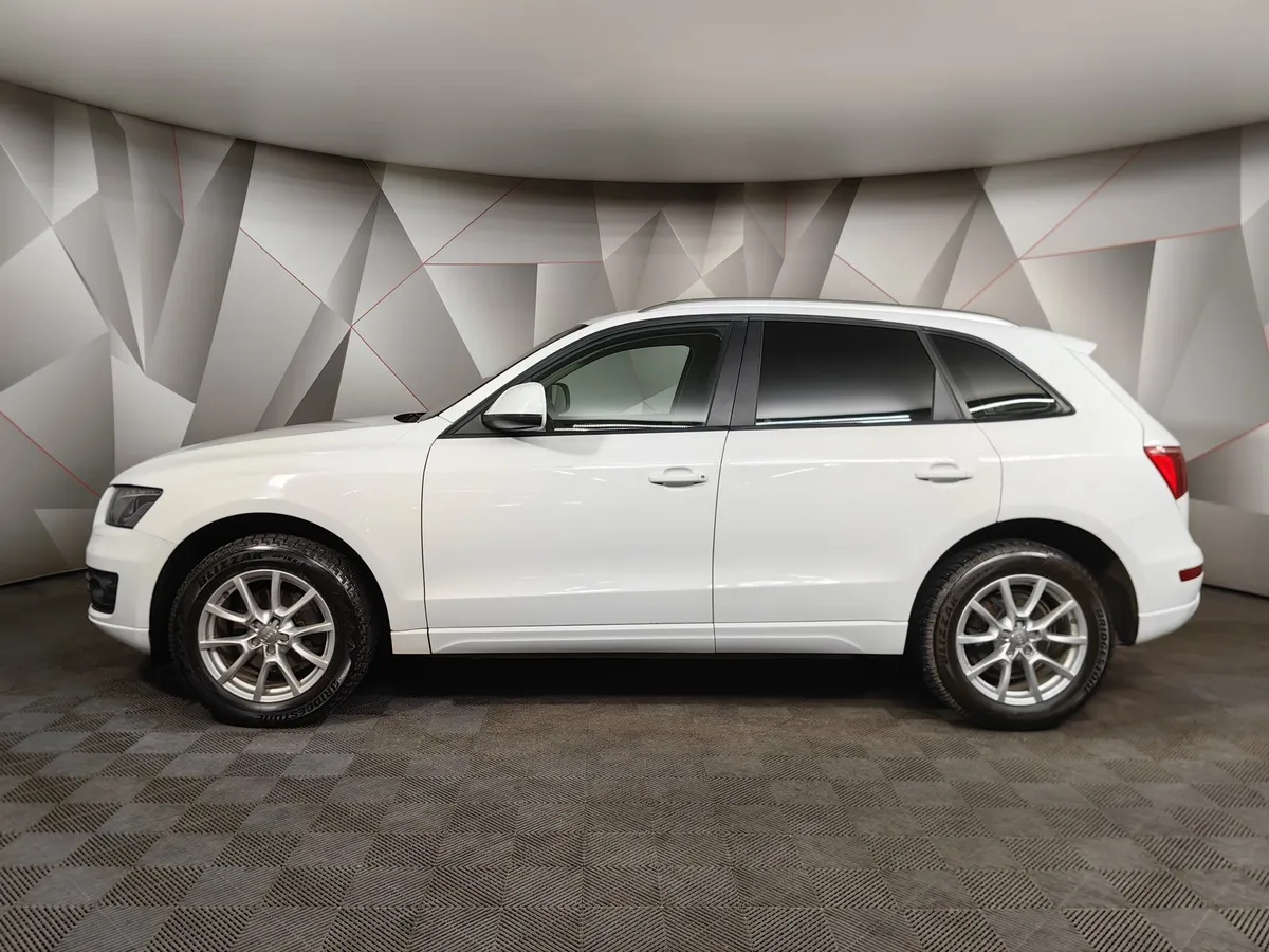 Audi Q5 2.0 TFSI tiptronic quattro (211 л.с.) Белый в АВИЛОН. Слайд №5