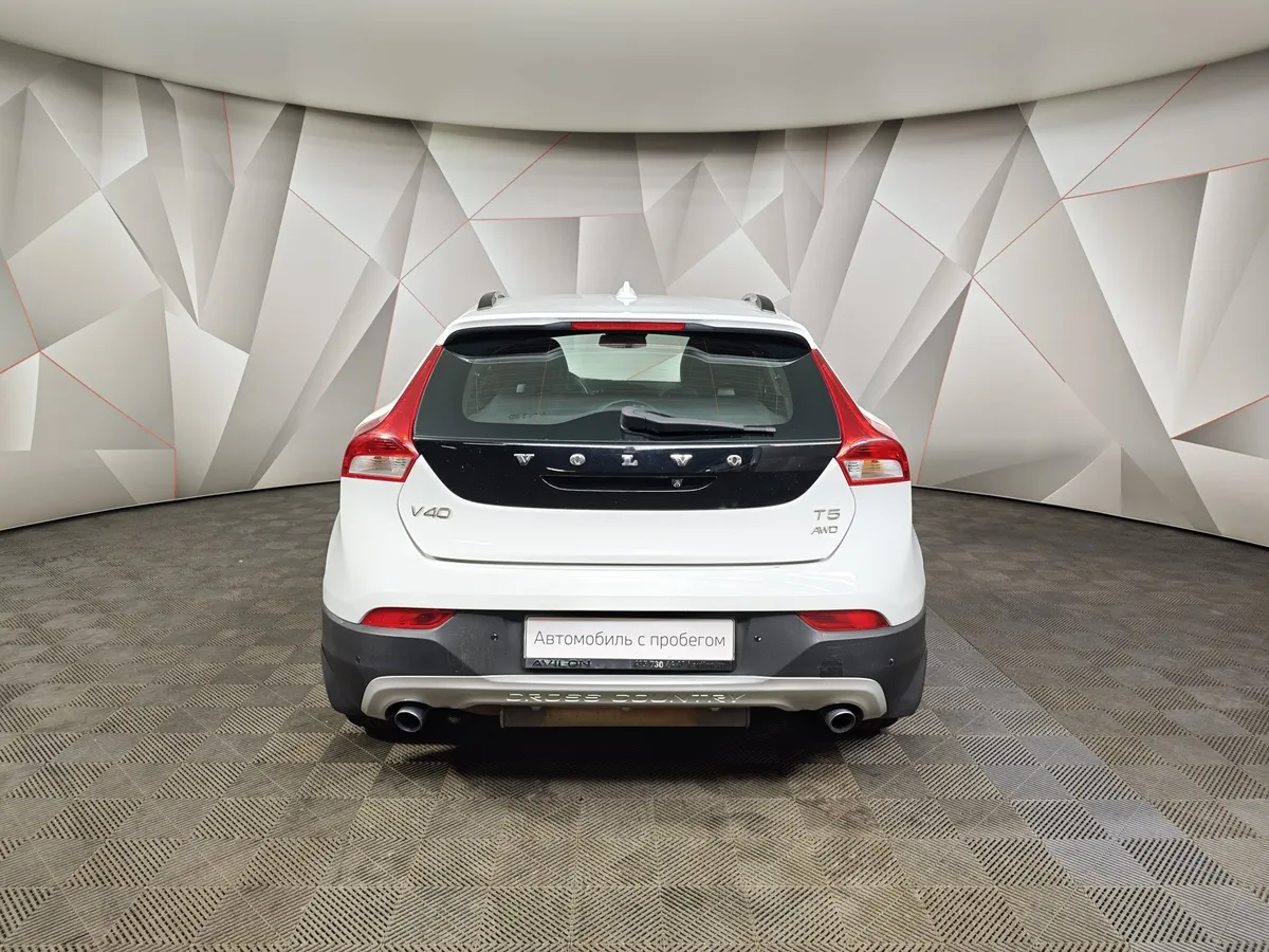 Volvo V40 2.0 T5 Geartronic AWD (213 л.с.) Белый в АВИЛОН. Слайд №8