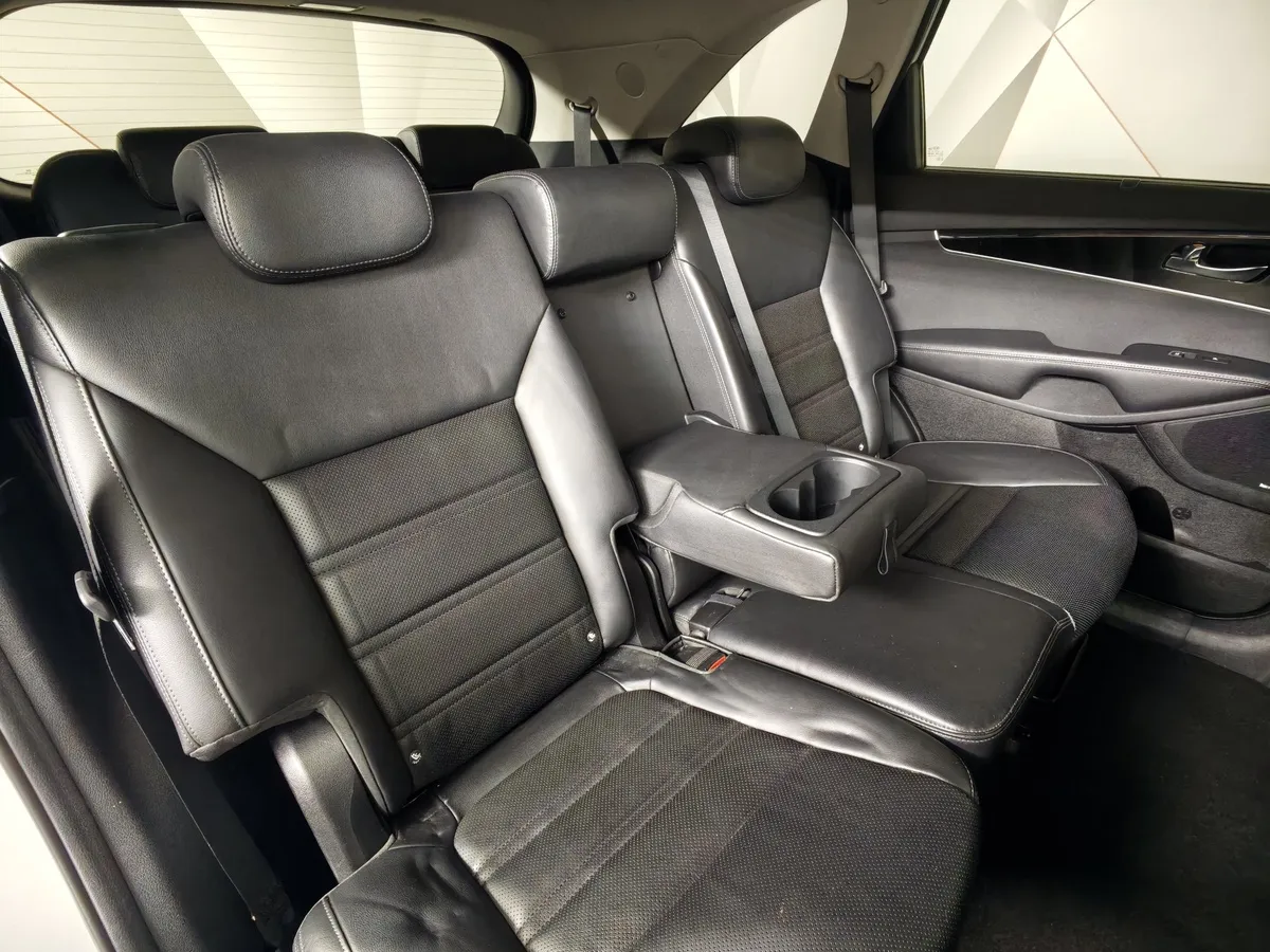 Kia Sorento 3.5 AT AWD (249 л.с.) Prestige Белый в АВИЛОН. Слайд №17