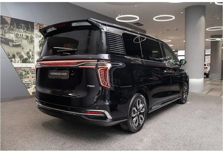 Hongqi HQ9 2.0 AT (245 л.с.) Deluxe Черный в АВИЛОН. Слайд №5