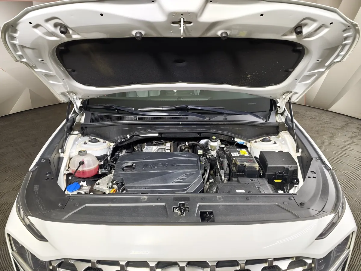 Hyundai Santa Fe 2.5 AWD 6AT (7 мест) (180 л.с.)   Prestige + Smart Sense Белый в АВИЛОН. Слайд №11