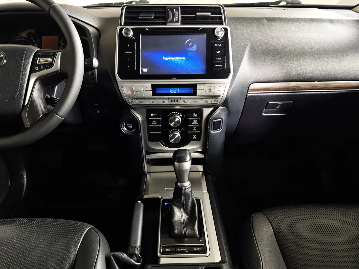 Toyota Land Cruiser Prado 4.0 AT AWD (249 л.с.) Черный в АВИЛОН. Слайд №15