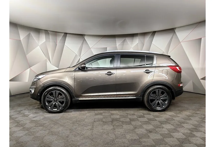Kia Sportage 2.0 AT 4WD (150 л.с.) Luxe Коричневый в АВИЛОН. Слайд №5