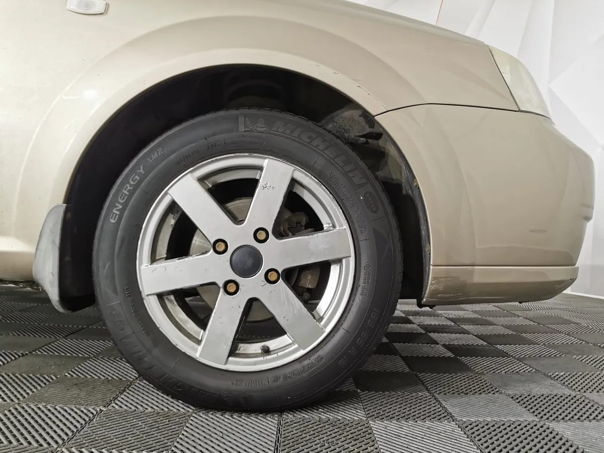Chevrolet Lacetti 1.6 MT (109 л.с.) Бежевый в АВИЛОН. Слайд №9