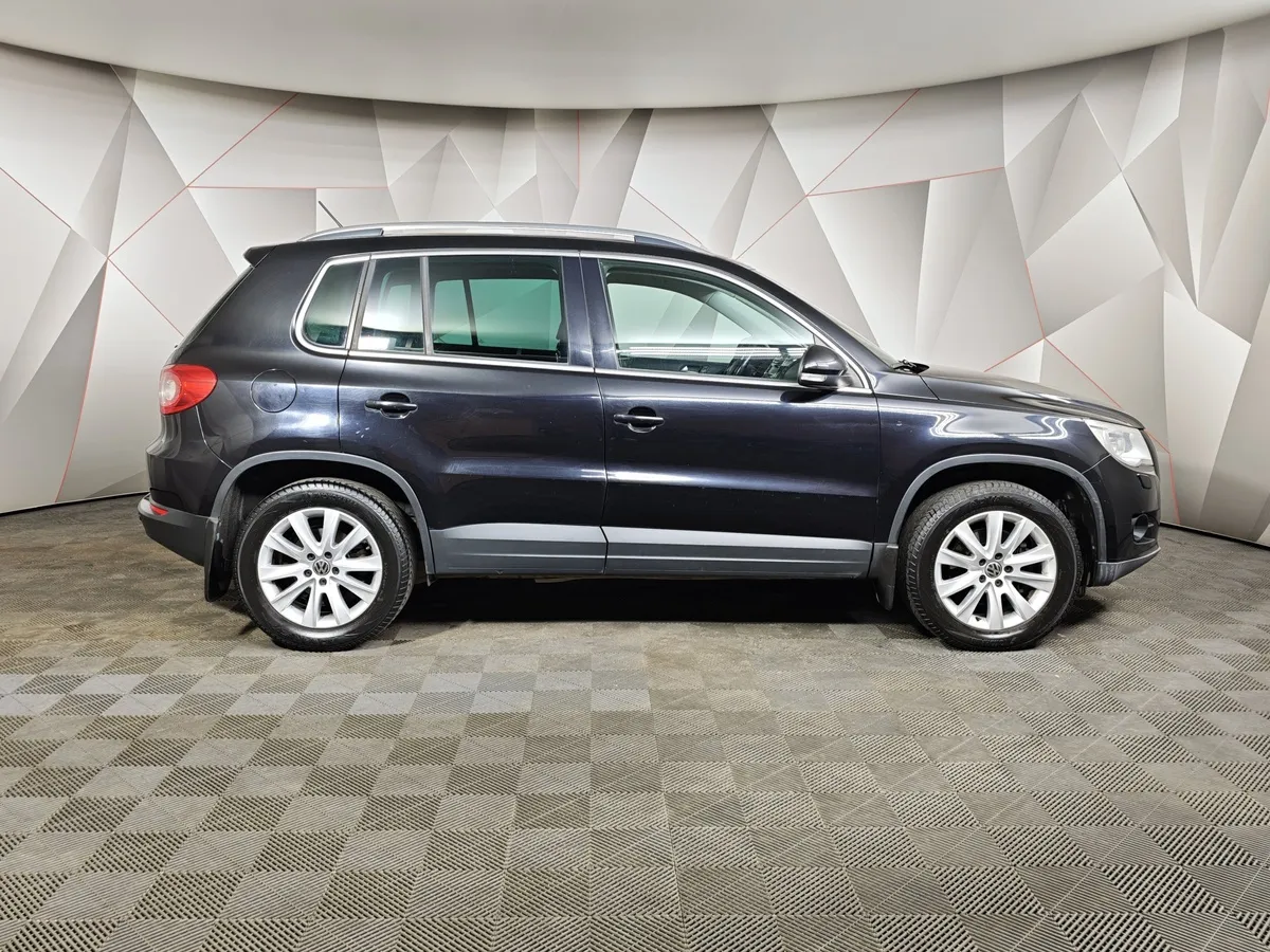 Volkswagen Tiguan 2.0 TSI 4Motion AT (170 л.с.) Track & Field Черный в АВИЛОН. Слайд №6