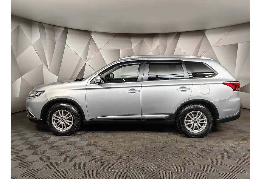 Mitsubishi Outlander 2.0 CVT 4WD (146 л.с.) Серебристый в АВИЛОН. Слайд №5