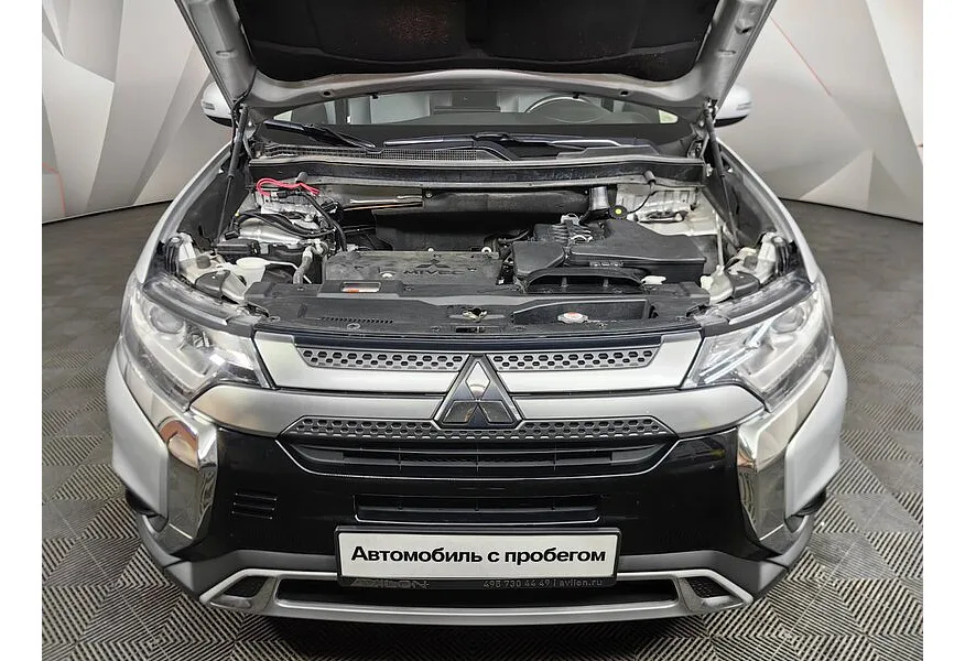 Mitsubishi Outlander 2.0 CVT 4WD (146 л.с.) Серебристый в АВИЛОН. Слайд №17