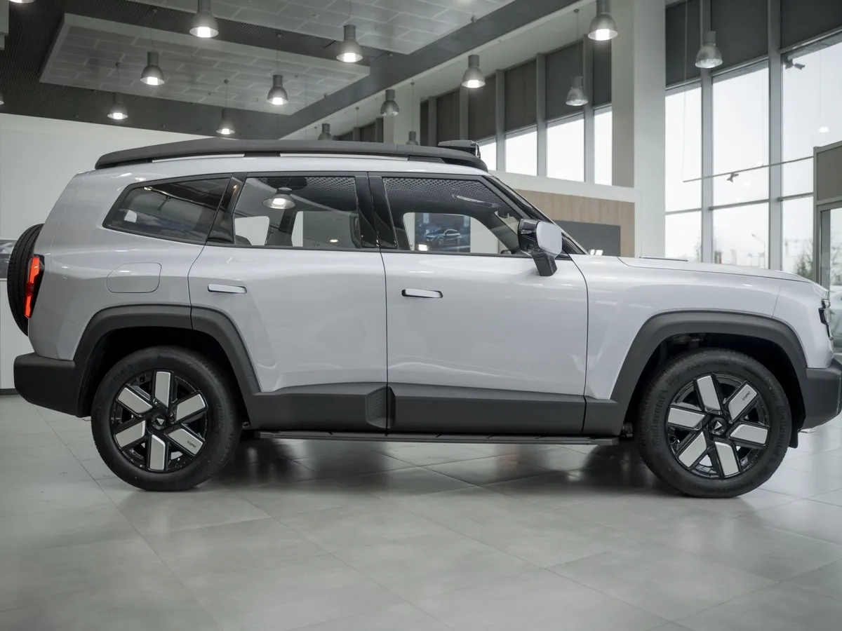 Deepal G318 1.5h AT 4WD (439 л.с.) Эверест Серебристый в АВИЛОН. Слайд №4