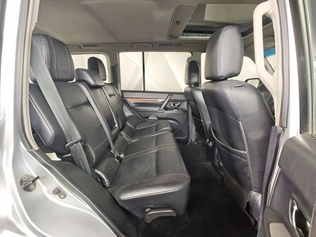 Mitsubishi Pajero 3.0 AT AWD (178 л.с.) Серебристый в АВИЛОН. Слайд №16