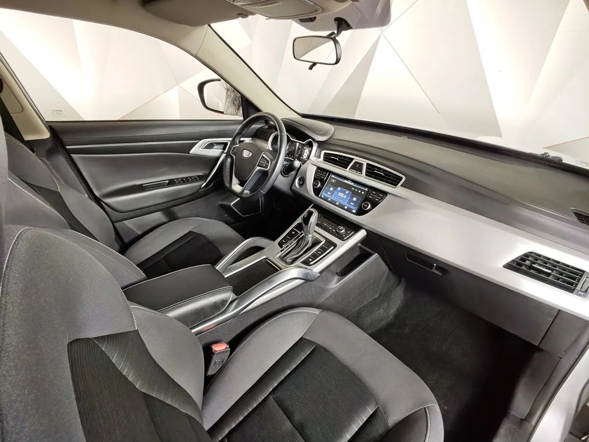 Geely Atlas 2.4 AT AWD (148 л.с.) Standard Серебристый в АВИЛОН. Слайд №13