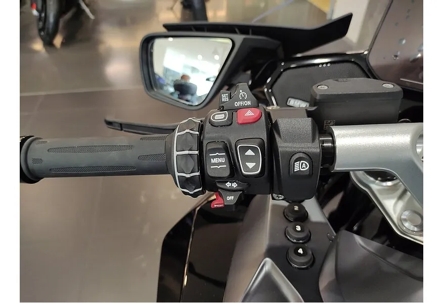 BMW Motorrad R 1300 RT 1300 см³ (145 л.с.) (145) 1300 Черный в АВИЛОН. Слайд №7