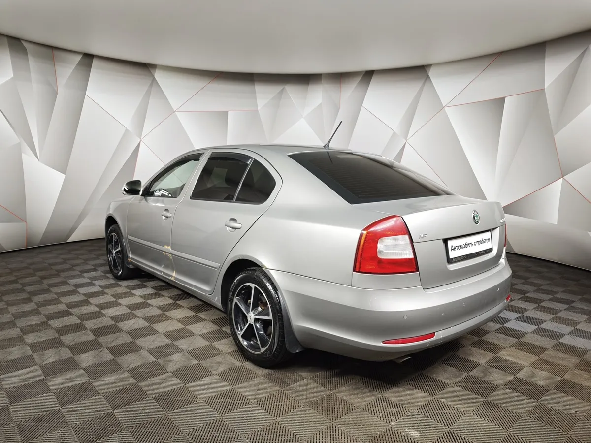 Skoda Octavia 1.6 Tiptronic (102 л.с.) Серый в АВИЛОН. Слайд №4