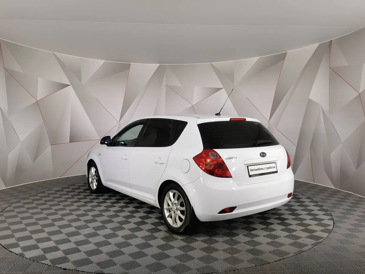 Kia Ceed 1.6 AT (122 л.с.) Белый в АВИЛОН. Слайд №4