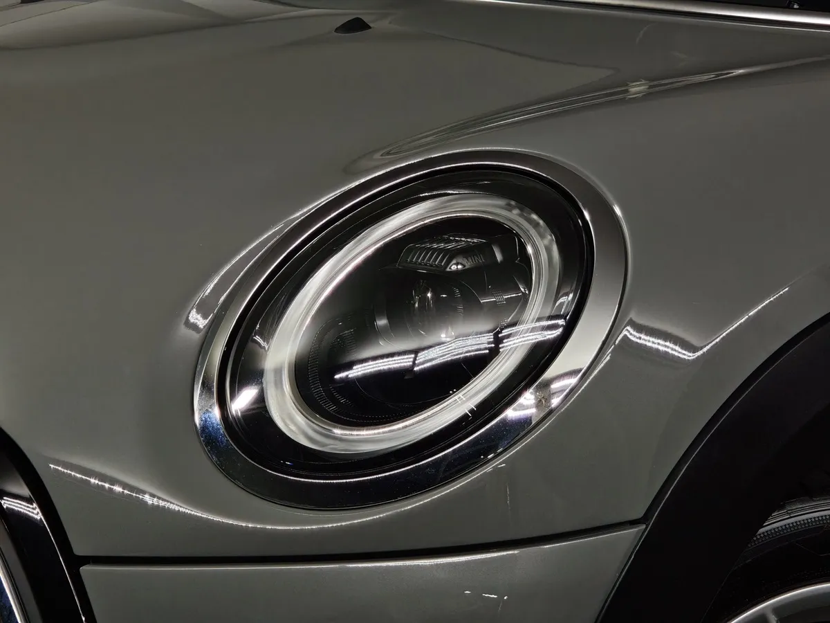 MINI 3 двери Cooper 1.5 AT (136 л.с.) Essential Серый в АВИЛОН. Слайд №8