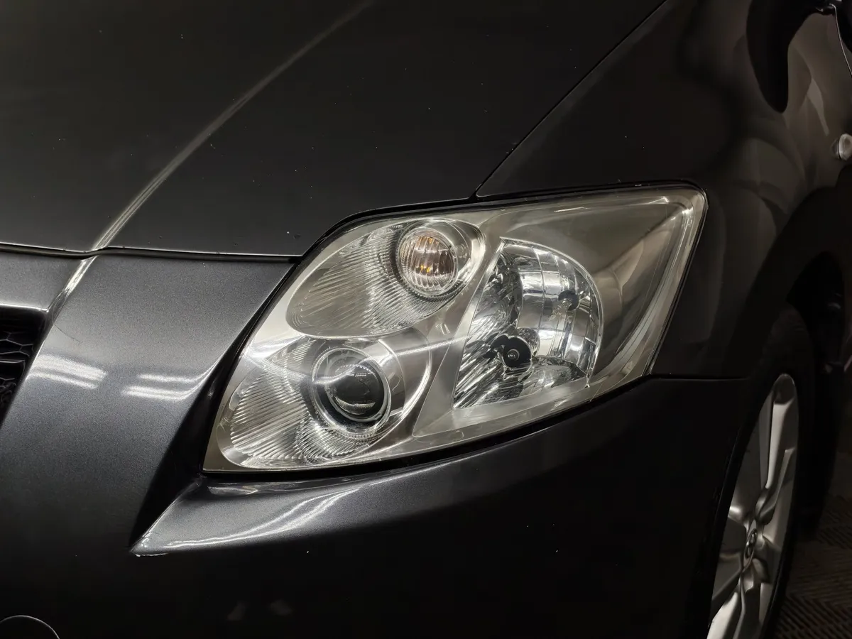 Toyota Auris 1.6 MMT (124 л.с.) Серый в АВИЛОН. Слайд №10
