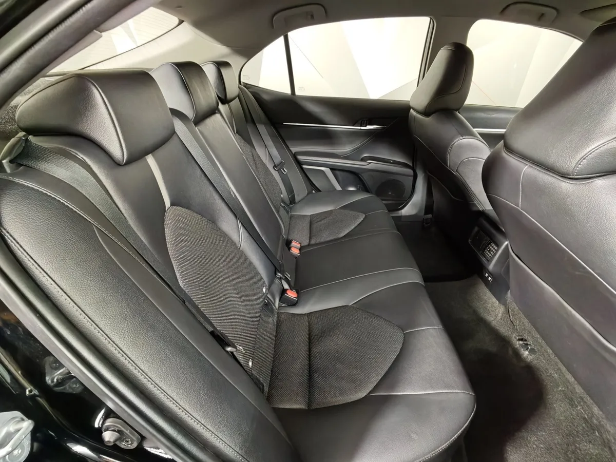 Toyota Camry 2.5 AT (200 л.с.) Черный в АВИЛОН. Слайд №16