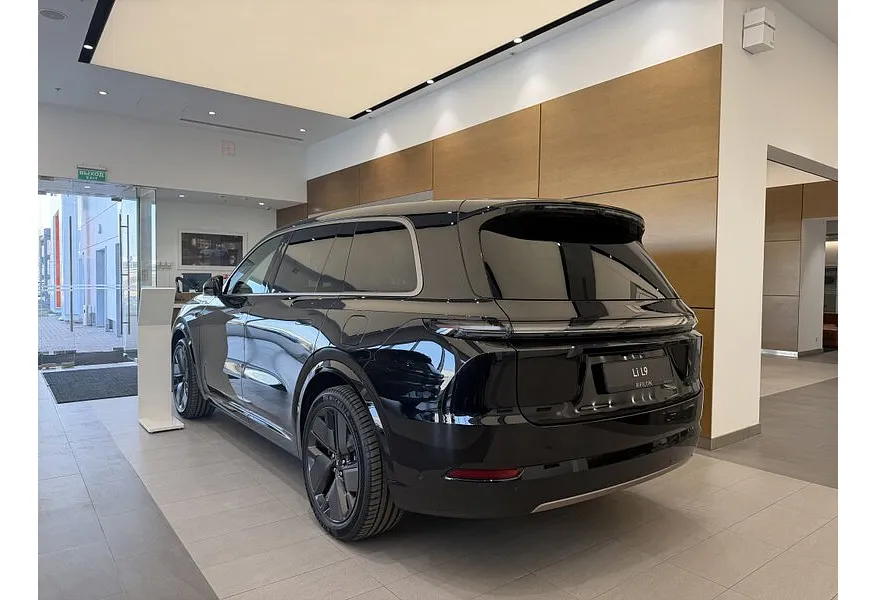 Li Auto L9 1.5 AT 4WD (449 л.с.) Ultra Черный в АВИЛОН. Слайд №6