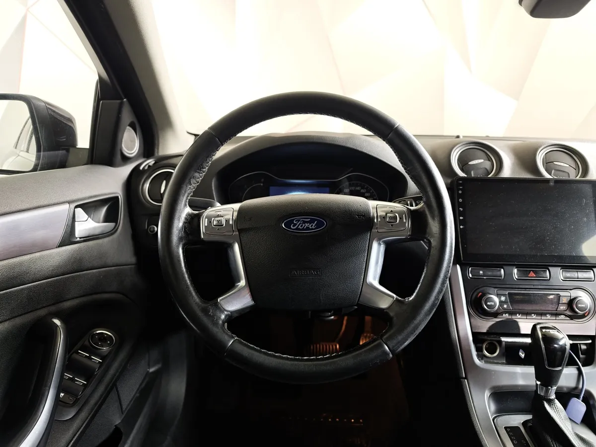 Ford Mondeo 2.0 EcoBoost PowerShift (200 л.с.) Titanium Черный в АВИЛОН. Слайд №19