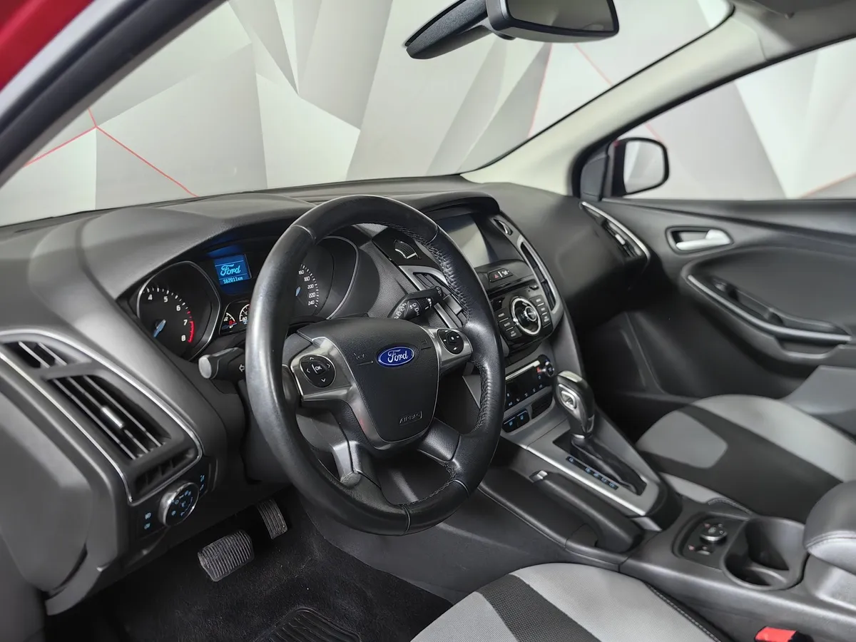 Ford Focus 1.6 PowerShift (125 л.с.) Titanium Красный в АВИЛОН. Слайд №19