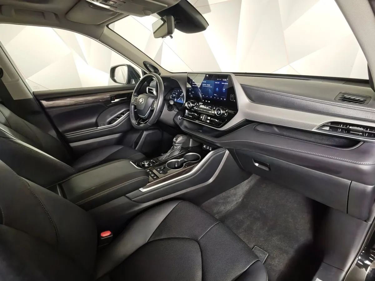 Toyota Highlander 2.0T AT 4WD (248 л.с.) Noble Version Черный в АВИЛОН. Слайд №13