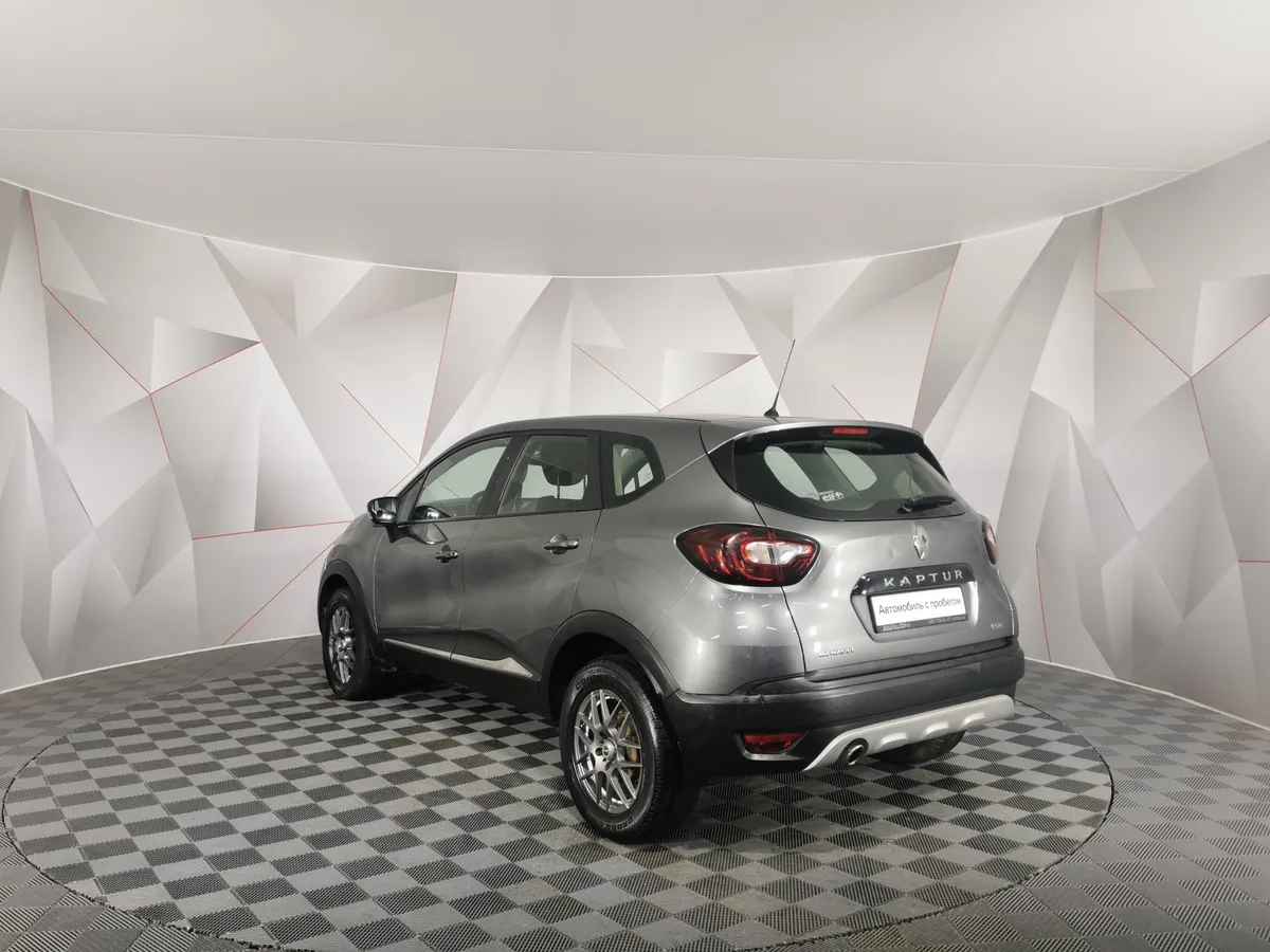 Renault Kaptur 2.0 MT AWD (143 л.с.) Drive Серый в АВИЛОН. Слайд №4