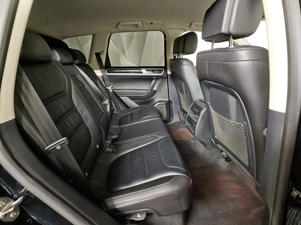 Volkswagen Touareg 3.6 FSI Tiptronic 4Motion (249 л.с.) V6 FSI Синий в АВИЛОН. Слайд №16