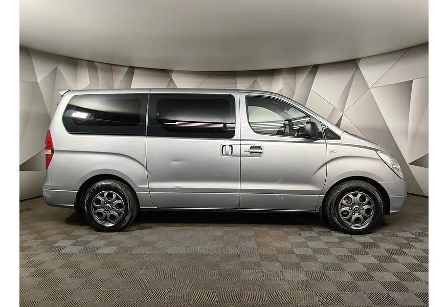 LIVE. Слайд №4