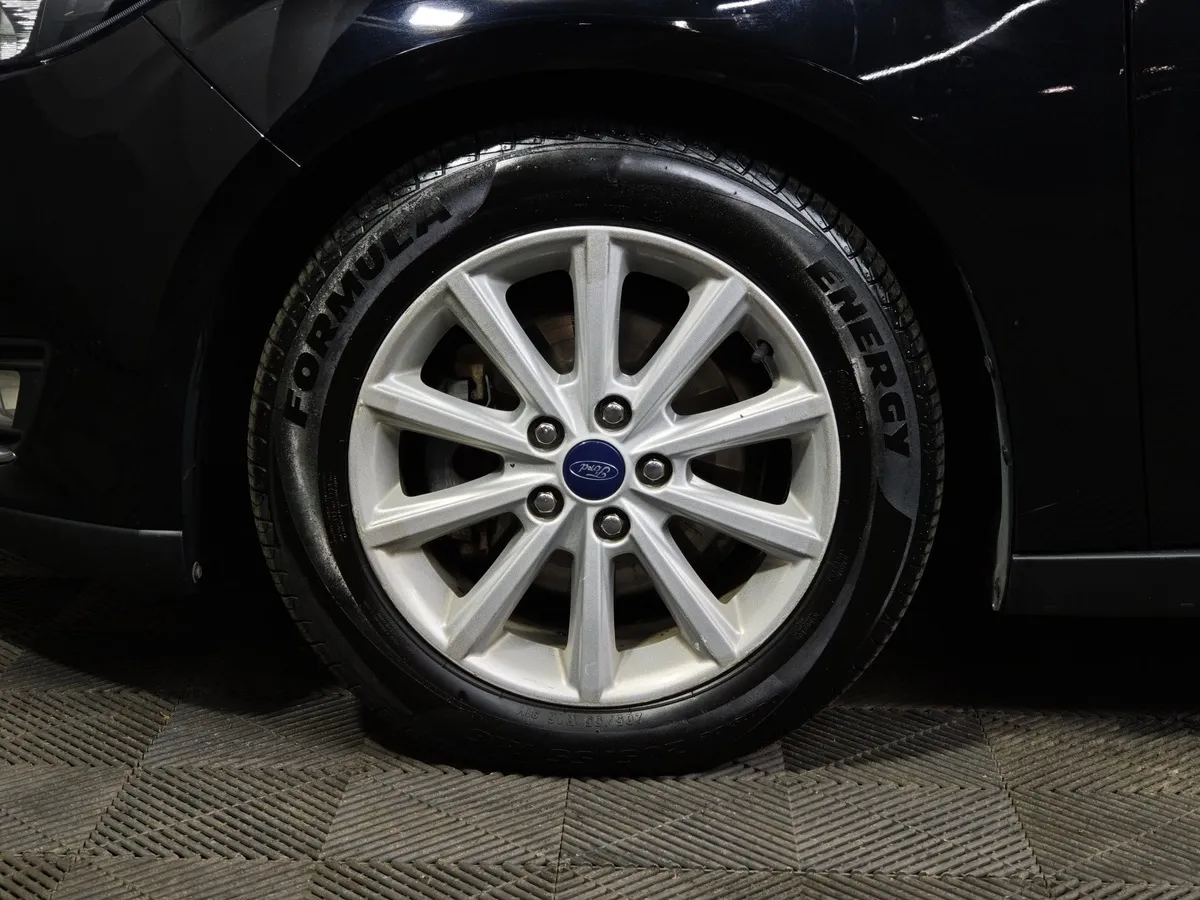 Ford Focus 1.5 EcoBoost AT (150 л.с.) Titanium Черный в АВИЛОН. Слайд №9