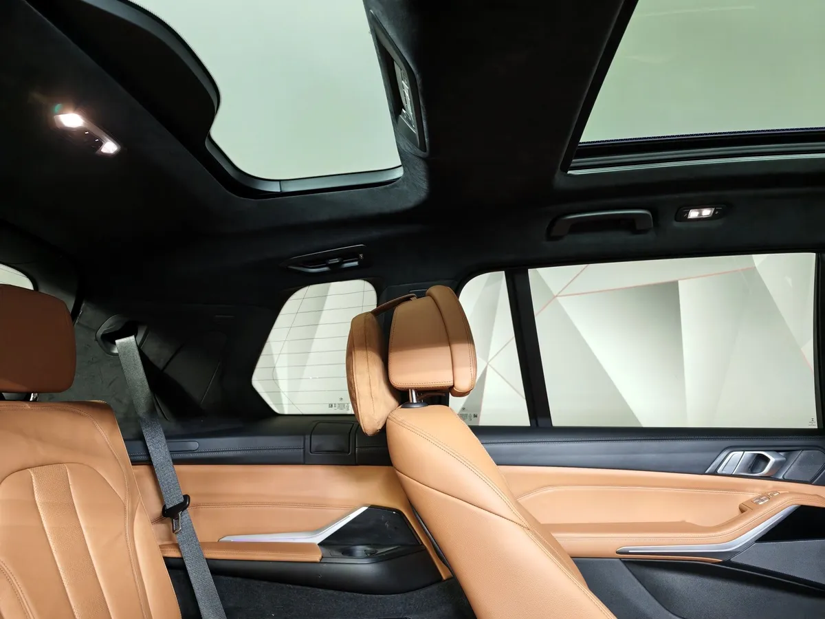BMW X7 xDrive30d Steptronic (249 л.с.) Exclusive Launch Package Белый в АВИЛОН. Слайд №25