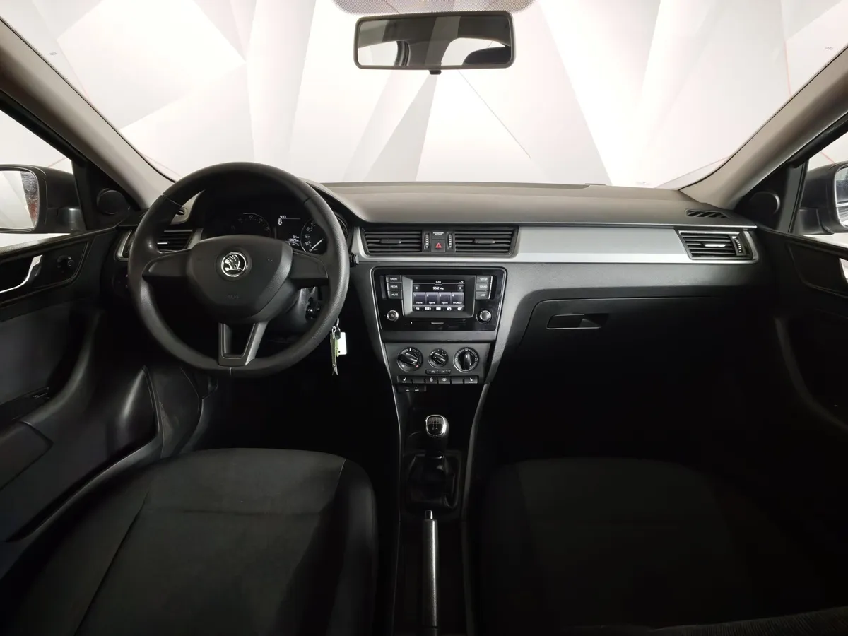 Skoda Rapid 1.6 MT (90 л.с.) Белый в АВИЛОН. Слайд №14