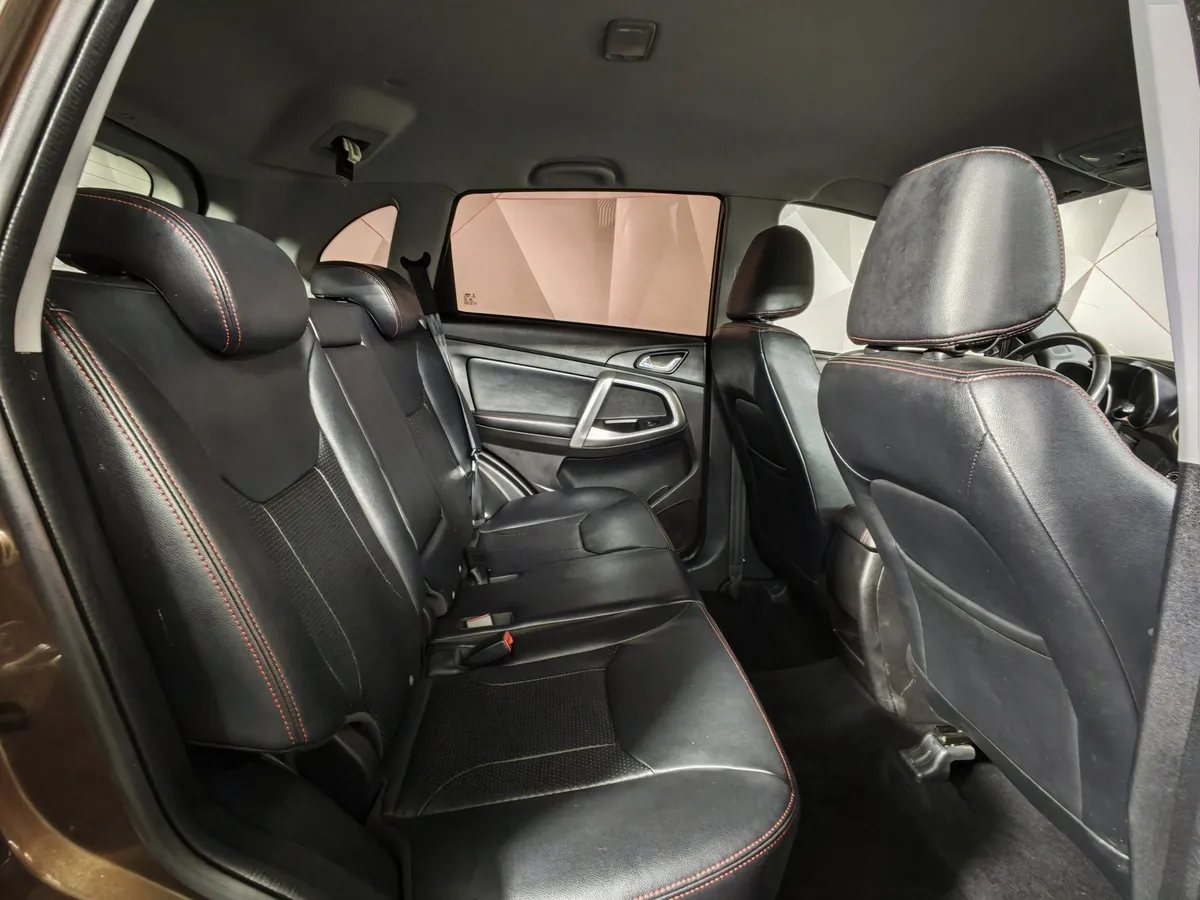 Chery Tiggo 5 2.0 MT (136 л.с.) Коричневый в АВИЛОН. Слайд №15