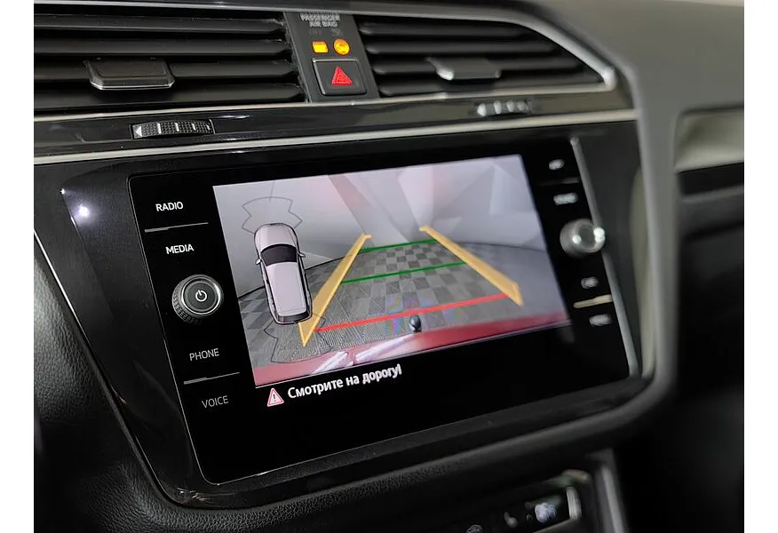 Volkswagen Tiguan 2.0 TDI 4Motion DSG (150 л.с.) Highline Красный в АВИЛОН. Слайд №21