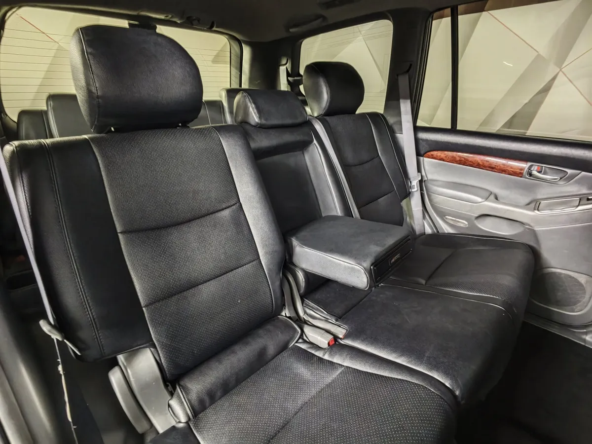 Toyota Land Cruiser Prado 4.0 AT (249 л.с.) Черный в АВИЛОН. Слайд №15