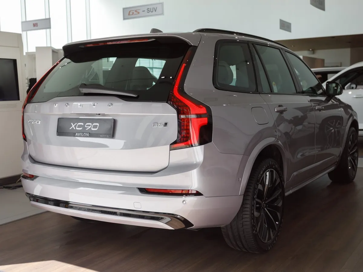 Volvo XC90 2.0 B6 mild hybrid AT AWD (7 мест) (300 л.с.) Ультра темный Серебристый в АВИЛОН. Слайд №6