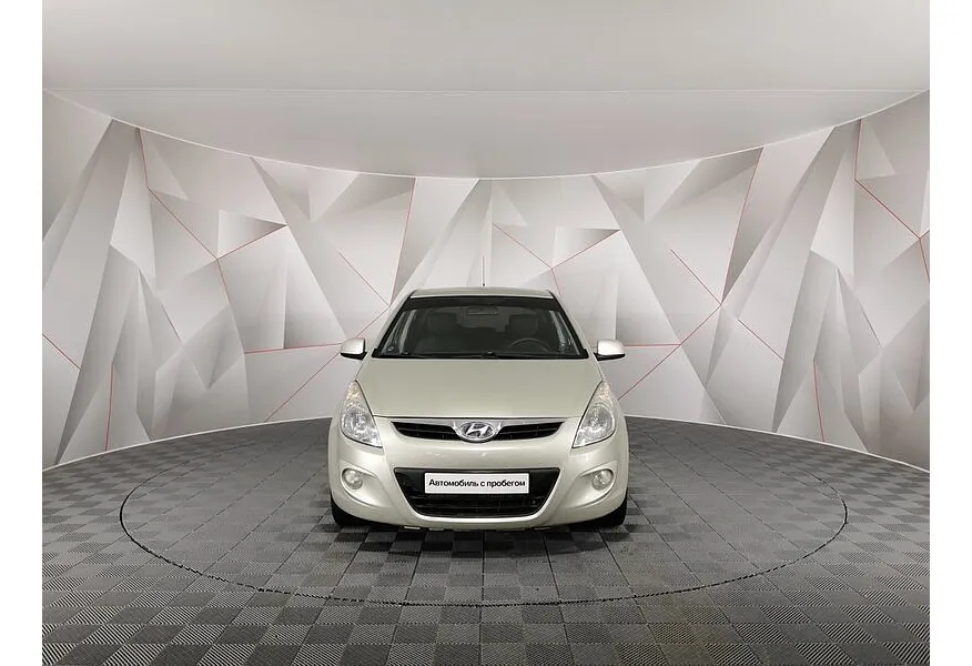 Hyundai i20 1.4 AT (101 л.с.) Бежевый в АВИЛОН. Слайд №7