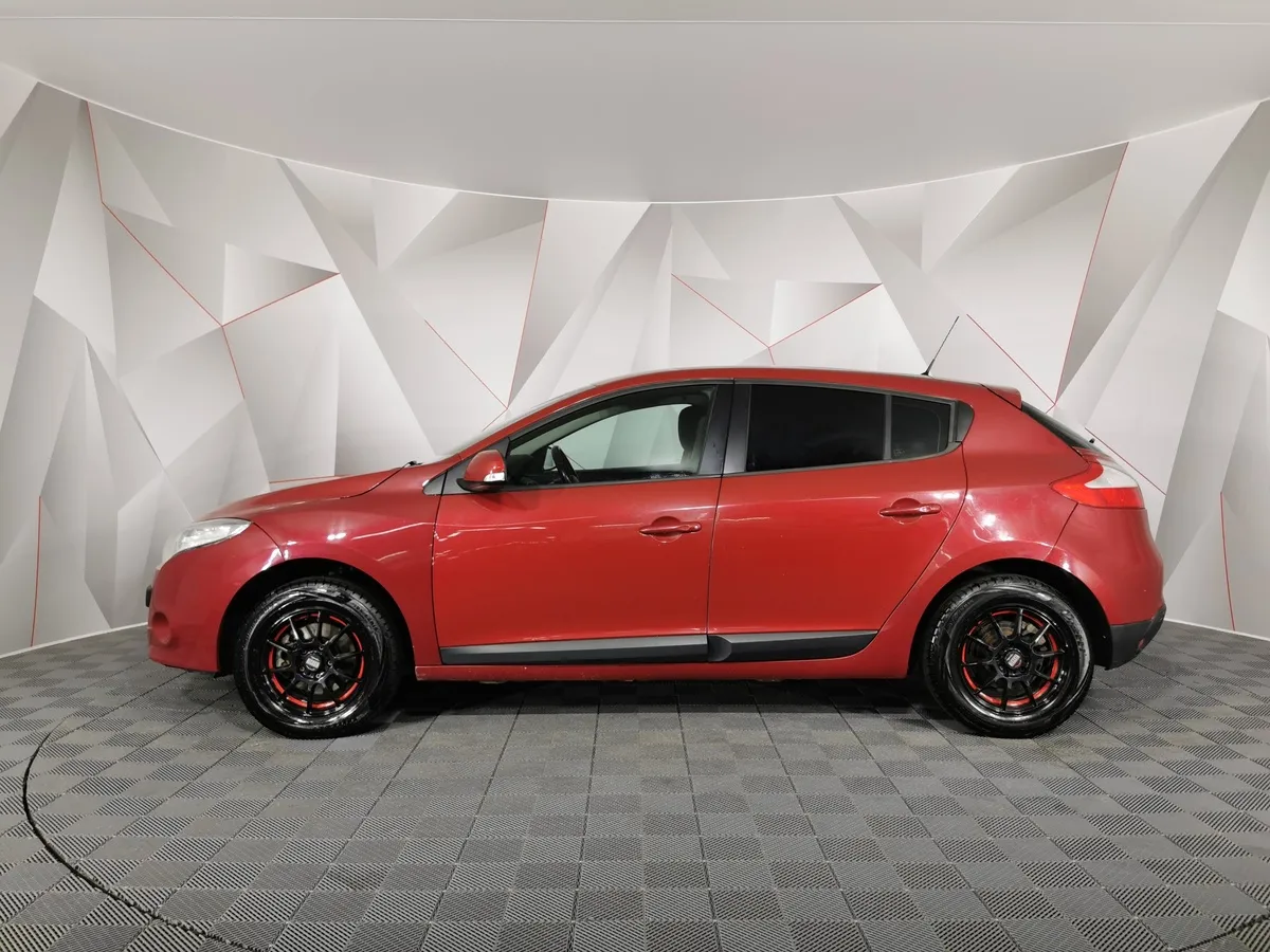Renault Megane 1.6 MT (106 л.с.) Красный в АВИЛОН. Слайд №5