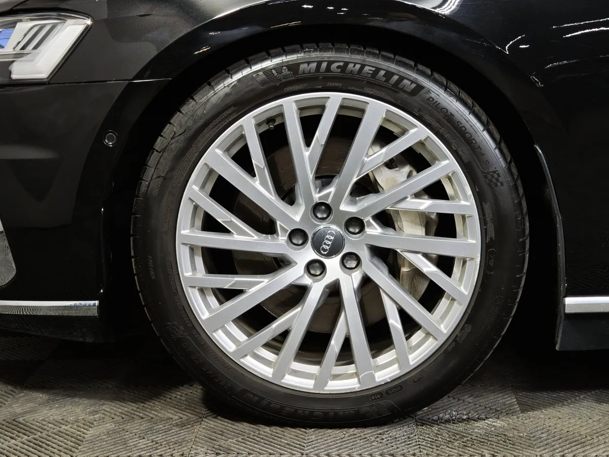 Audi A8 3.0 TFSI L tiptronic quattro (340 л.с.) Черный в АВИЛОН. Слайд №9