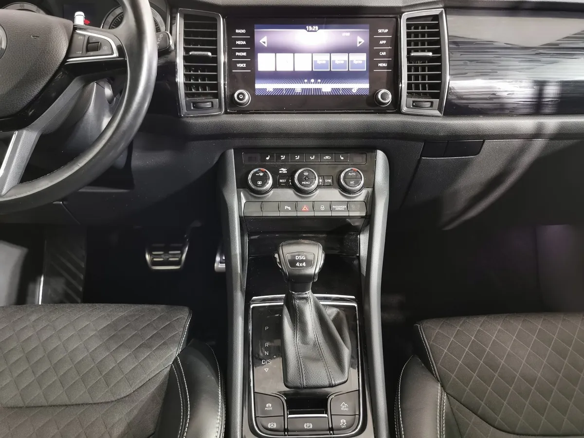 Skoda Kodiaq 2.0 TSI DSG 4X4 (180 л.с.) Белый в АВИЛОН. Слайд №14