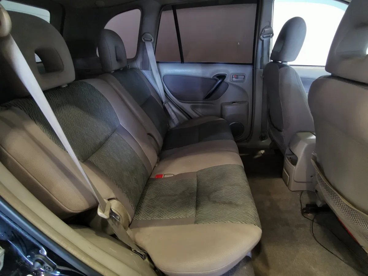 Toyota RAV4 2.0 AT AWD (150 л.с.) Черный в АВИЛОН. Слайд №14