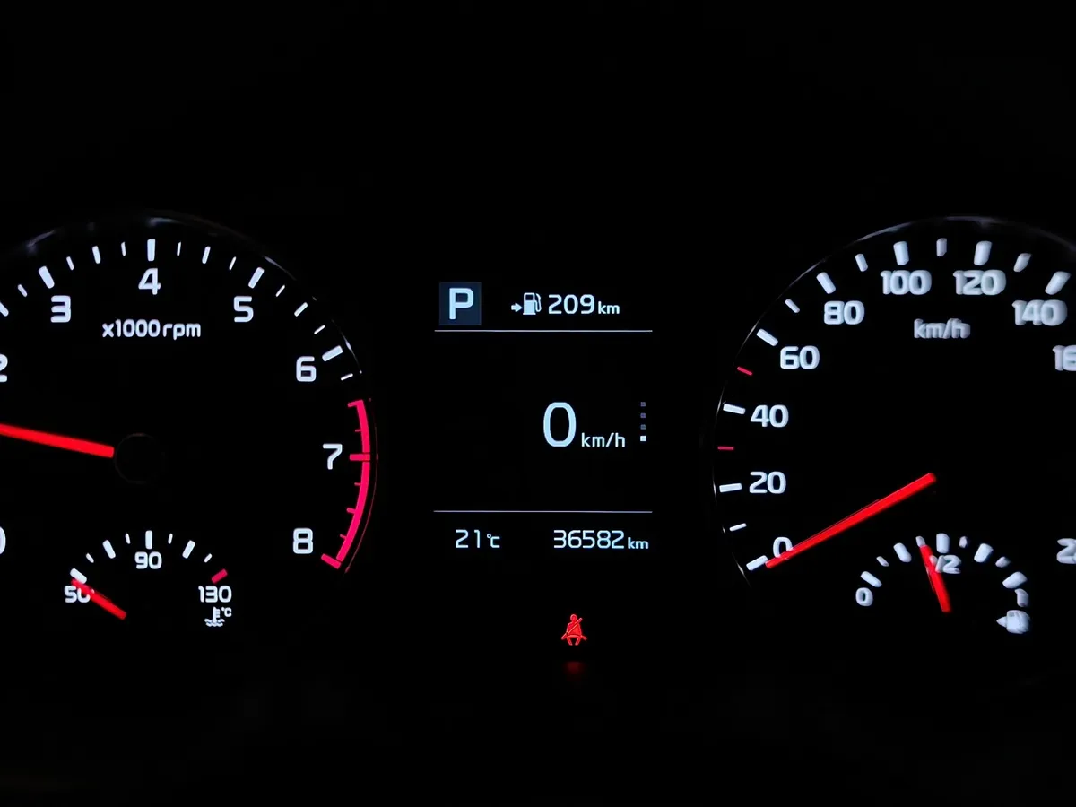 Kia Rio X-Line 1.6 AT (123 л.с.) Prestige Белый в АВИЛОН. Слайд №18