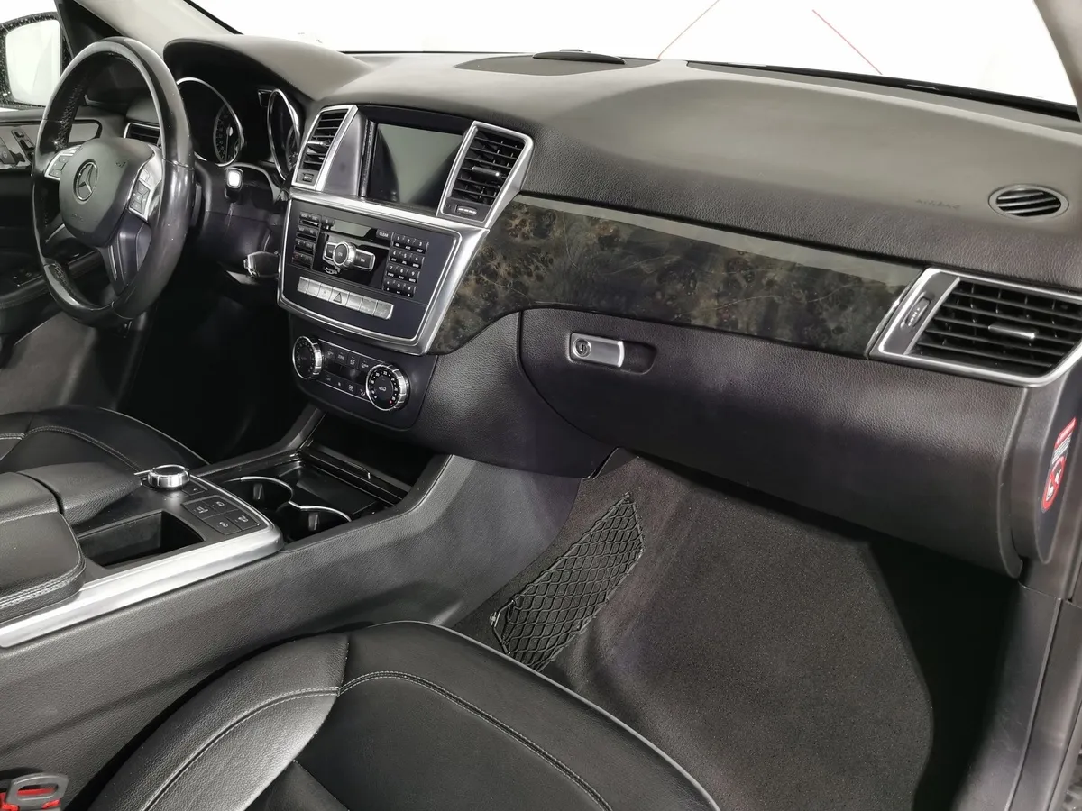 Mercedes-Benz M-Класс ML 350 BlueEfficiency 7G-Tronic Plus 4Matic (306 л.с.) Черный в АВИЛОН. Слайд №12