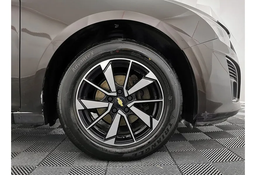 Chevrolet Cruze 1.6 MT (109 л.с.) Коричневый в АВИЛОН. Слайд №9