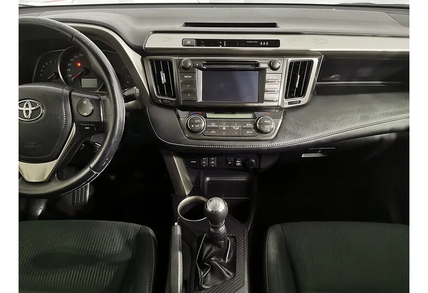 Toyota RAV4 2.0 MT AWD (146 л.с.) Белый в АВИЛОН. Слайд №14