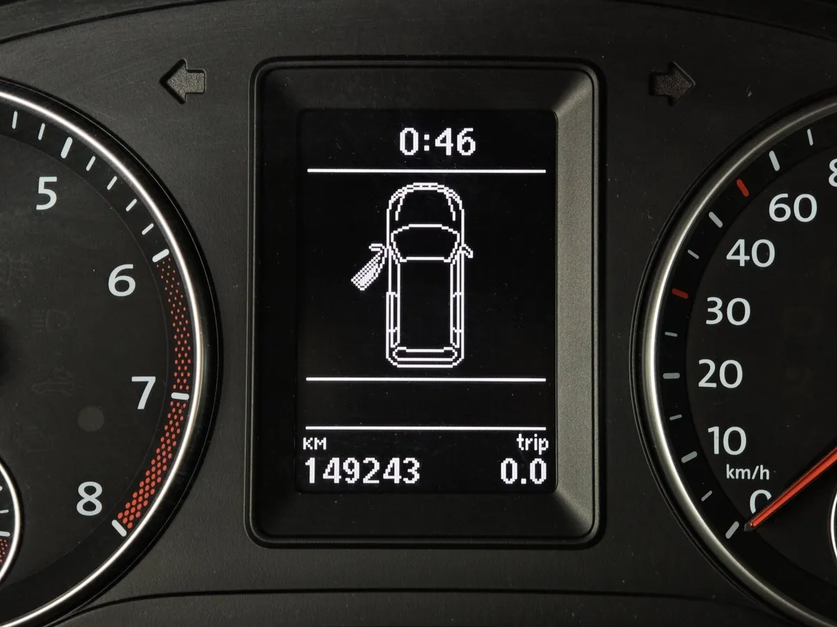 Volkswagen Touran 1.4 TSI MT (140 л.с.) Highline Коричневый в АВИЛОН. Слайд №17