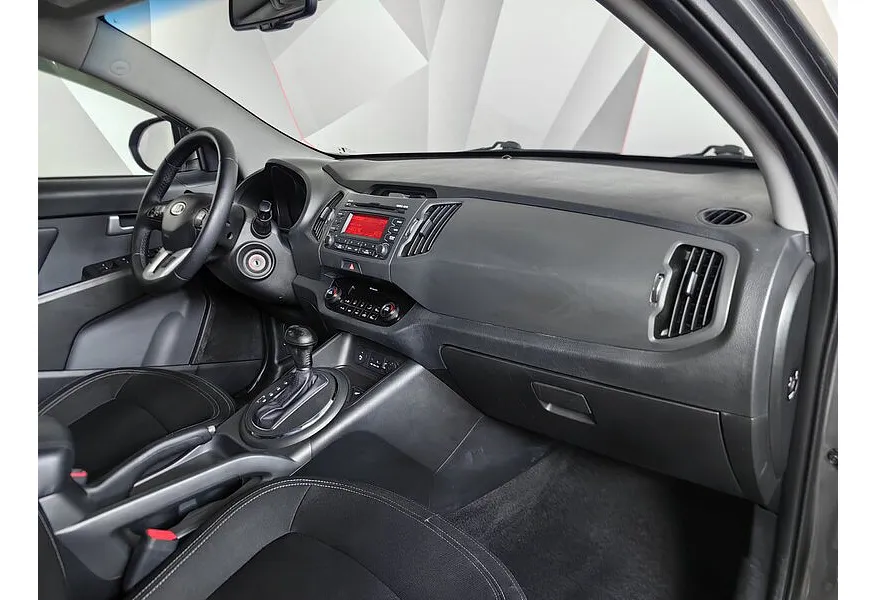 Kia Sportage 2.0 AT AWD (150 л.с.) Серебристый в АВИЛОН. Слайд №13